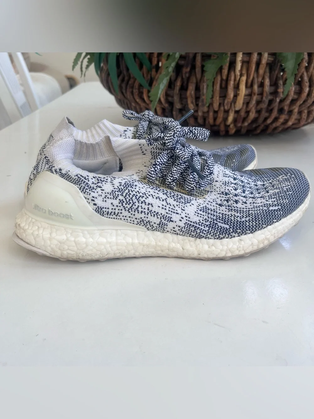 Adidas UltraBoost Uncaged Non Dyed Shoe Sock Sneaker PrimeKnit Mens 8.5 Wht Navy